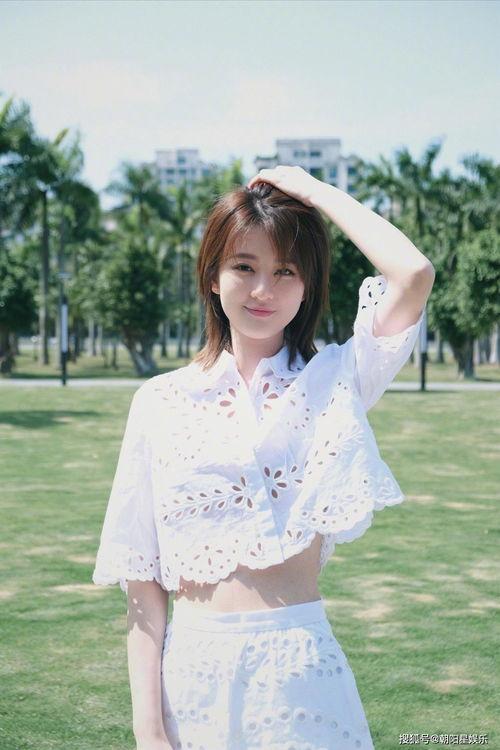 伊春校服姐妹吃瓜,揭秘校园里的那些事儿